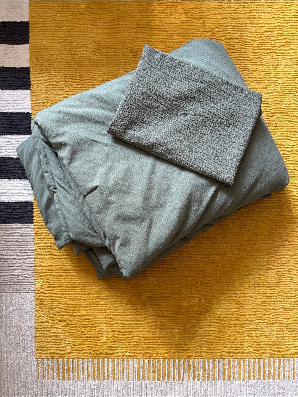 Room Essentials King Sized Blanket + 1 Standard Sham